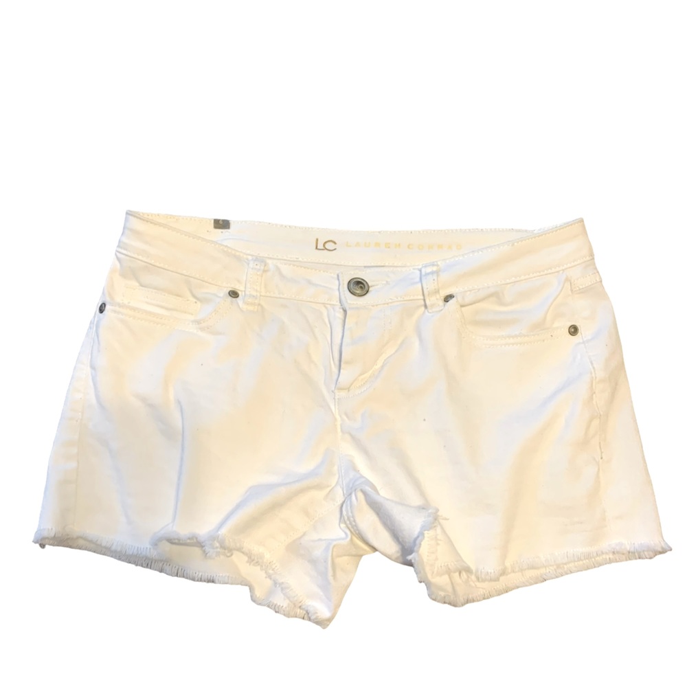 Lauren Conrad Women's Shorts Size 6. 3.5" inseam, Belt Loops. EUC
